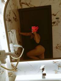 Konya Genç Escort: Parlak Bir Yıldız, İnce ve Yüksek Ölçülerin Zarafeti